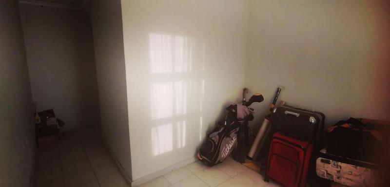 5 Bedroom Property for Sale in Rocklands Western Cape